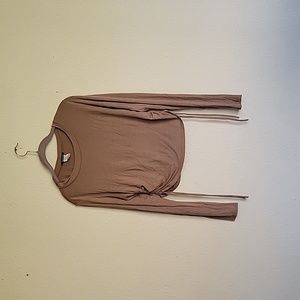 TOP CHIC croptop long sleeves roundneck size large light brown